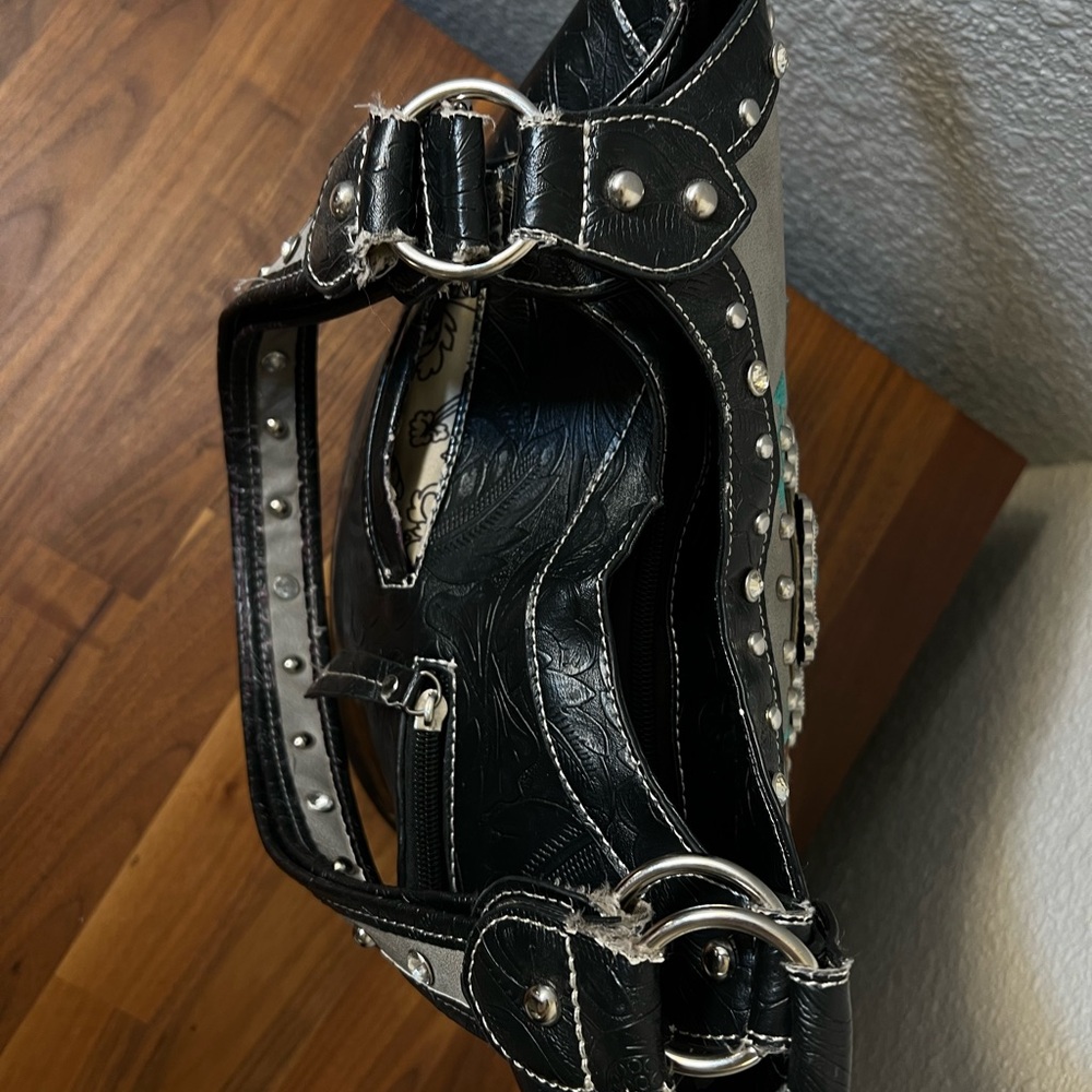 Elegant Black and Gray Embroidered Women's Shoulder Bag - Picture 8 of 12